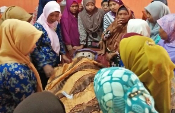 PELATIHAN PENGURUSAN JENAZAH IBU IBU PKK DESA