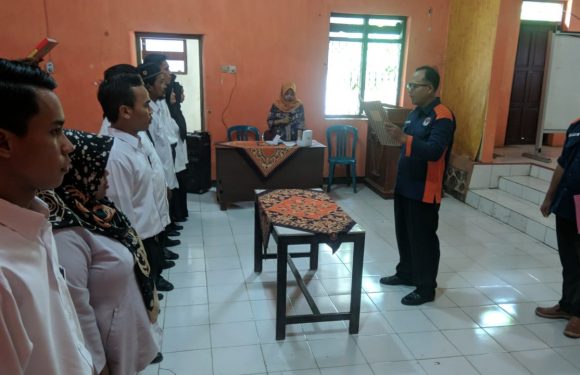 PELANTIKAN ANGGOTA KPPS PEMILU 2019 DESA KEDUNGBENDO