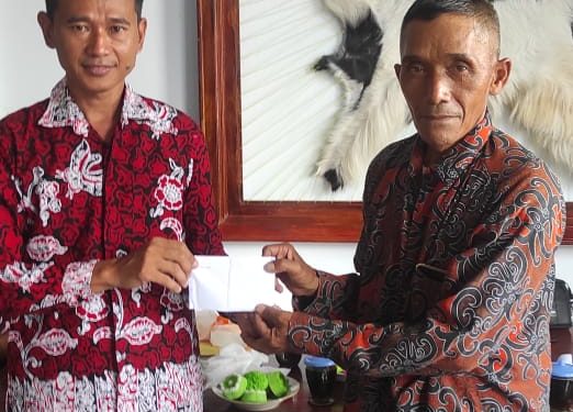 Penyerahan Honor Modin Desa Non Perangkat Tahun Anggaran 2023