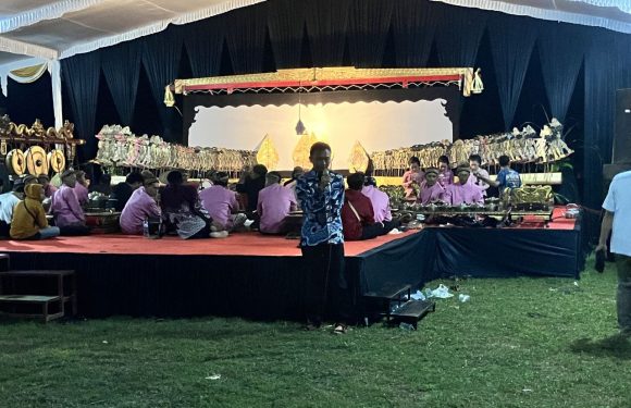 Penyuluhan Bahaya Korupsi Melalui Media Wayang Kulit