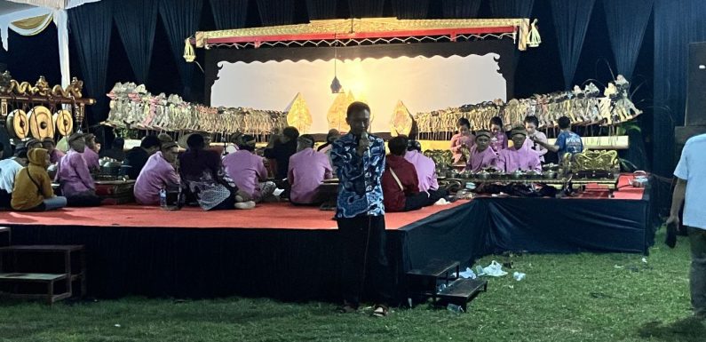 Penyuluhan Bahaya Korupsi Melalui Media Wayang Kulit