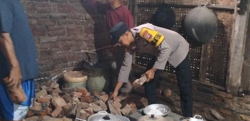 Gotong Royong Pasca Gempa yang mengguncang laut Pacitan M 6,4