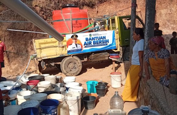 Oase di Tengah Kemarau: Kepedulian Bupati Pacitan Kirim Air Bersih untuk Warga